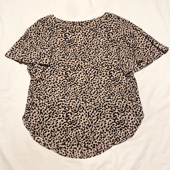 H&M Short Sleeve Crew Neck Leopard Print Blouse - Picture 2 of 6